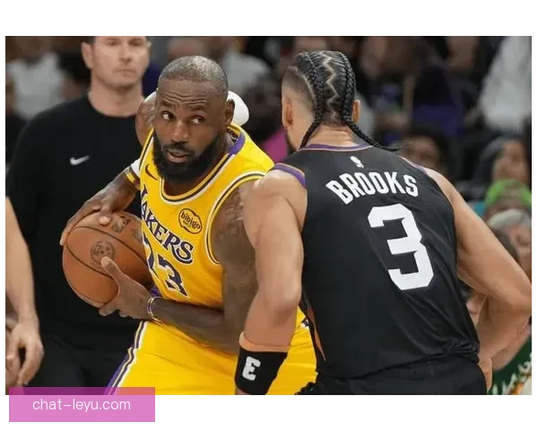 NBA季后赛最新战况：詹姆斯领衔湖人逆袭勇士，东部决赛精彩对决再掀热潮